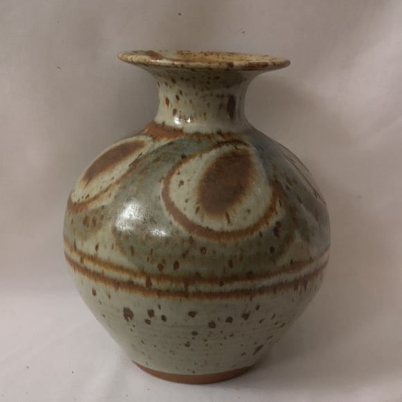 Beautiful Studio Art Pottery Squat Melon Shape Vase Earth Tone Pallet 5.75" Tall - Picture 2 of 5